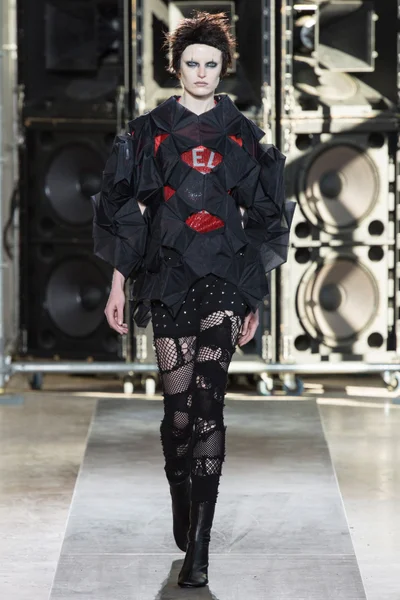 Look 2